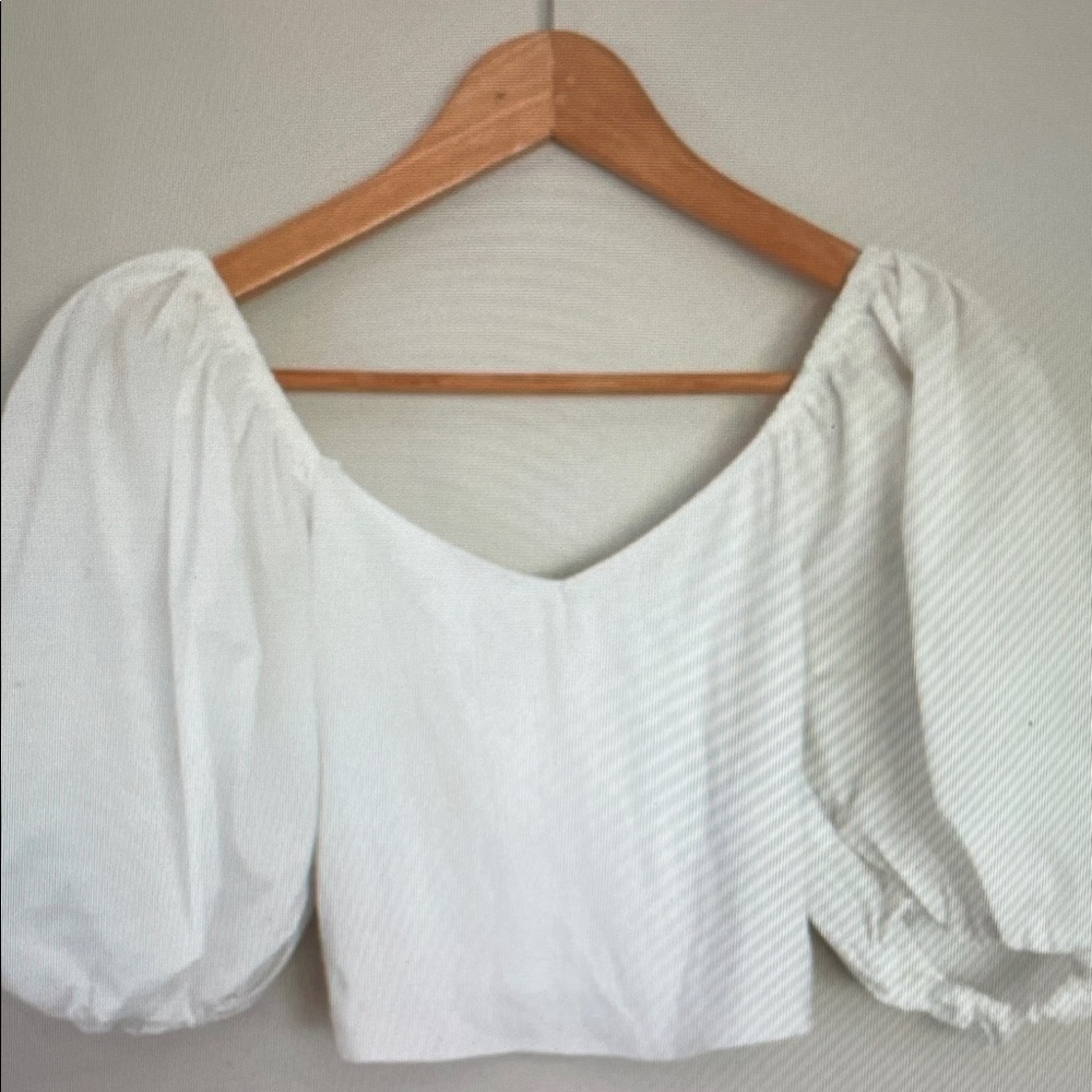 Abercrombie & Fitch White Puff Sleeve V-Neck Crop Blouse